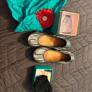 Tieks, size 7, metallic pewter.